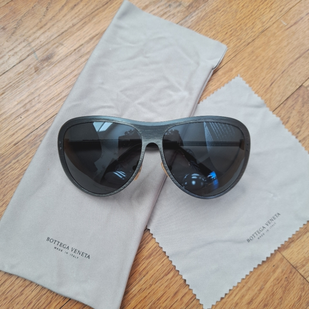 Bottega Veneta Sunglasses and Case